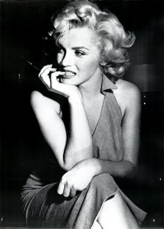 Marilyn Monroe - mnroemrlyn.jpg